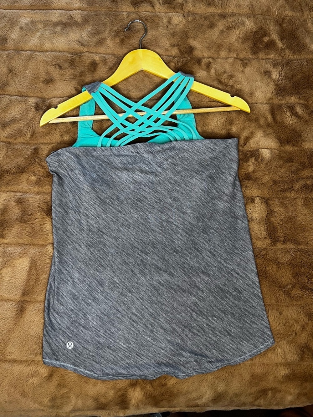 Lululemon Gray Tank Size 2 Open Cutout Back Green Strappy Yoga Athletic top - Picture 5 of 6